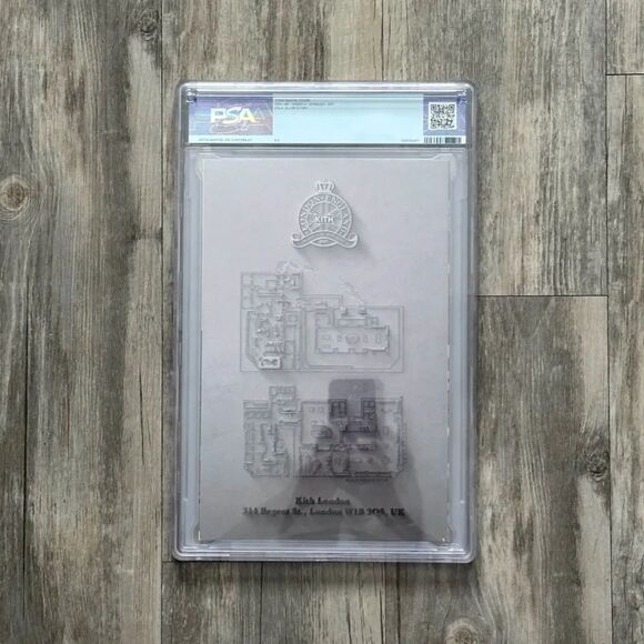 Kith x Marvel Vs Capcom #1 Wolverine Vs Ryu Orange Variant Cover Comic PSA 9.4 - Picture 3 of 4